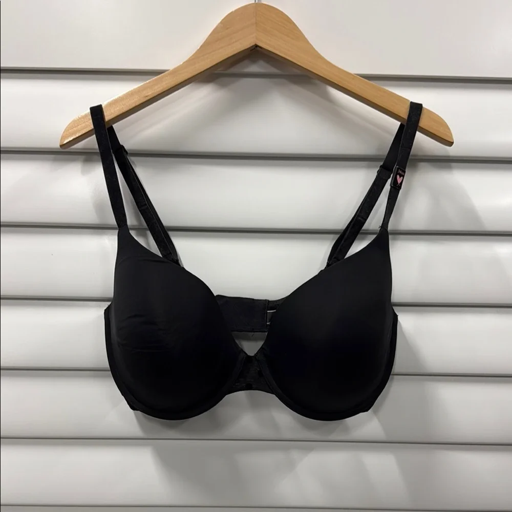 Victoria's Secret Black Bra with Molded Cups and Adjustable Straps‎ - Picture 3 of 11